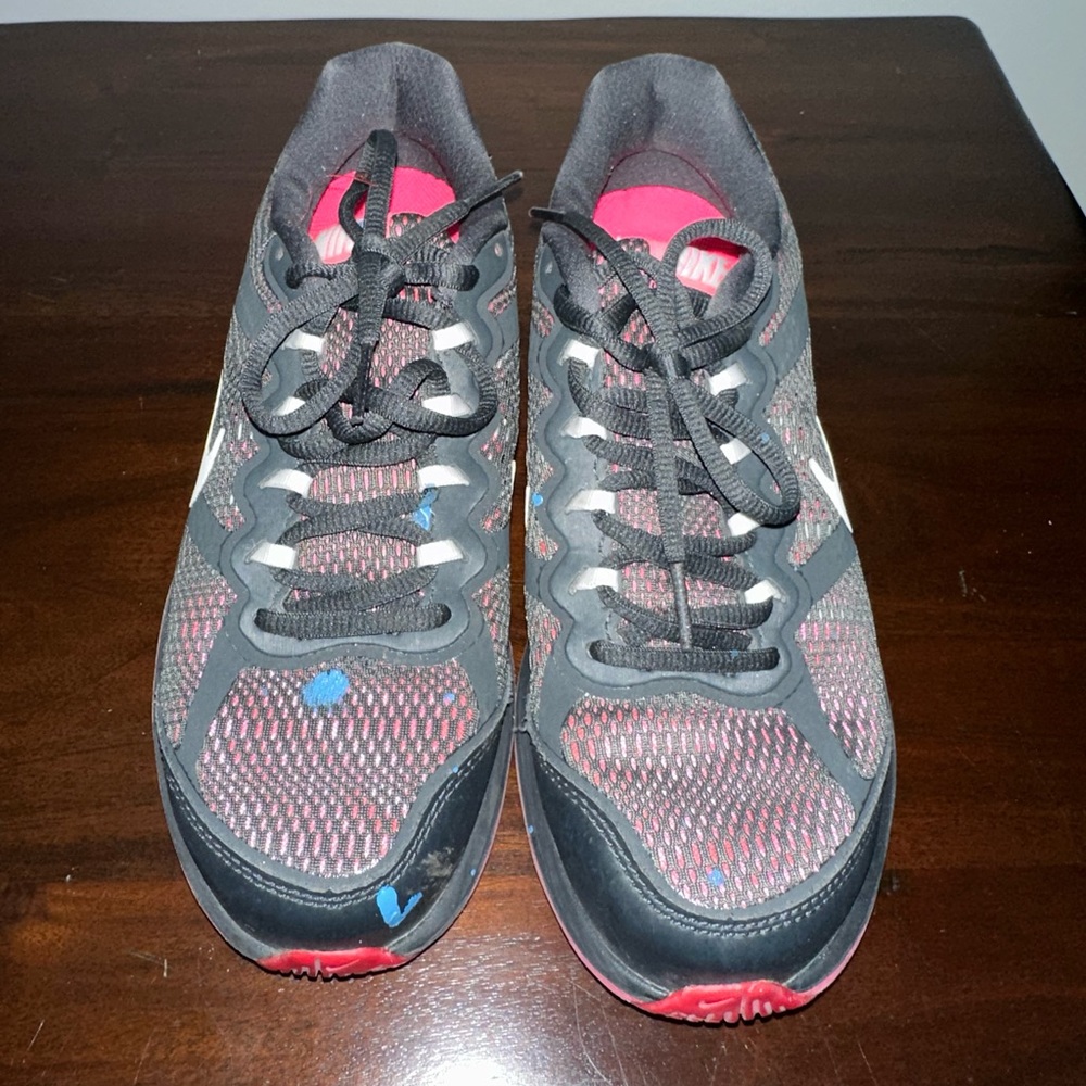 Nike tennis shoes